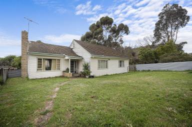 House For Sale - VIC - Coleraine - 3315 - Renovate or Develop  (Image 2)