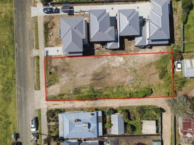 Residential Block For Sale - VIC - Bairnsdale - 3875 - LOCATION, LOCATION, LOCATION!  (Image 2)