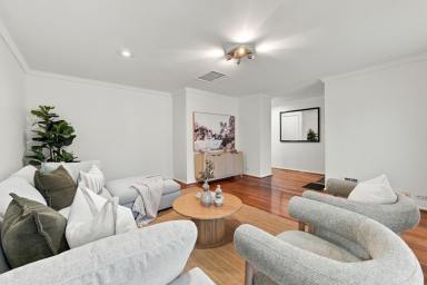 House For Sale - WA - Heathridge - 6027 - Big Block, Beautiful Views & drive through access to a huge Workshop! (Image 2)