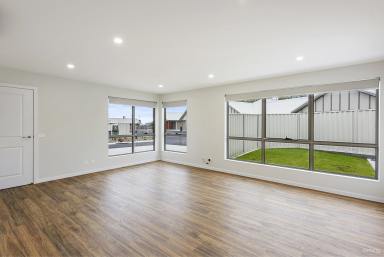 Unit For Sale - TAS - Sheffield - 7306 - Effortless Living in the Heart of Sheffield's Famous Mural Town  (Image 2)