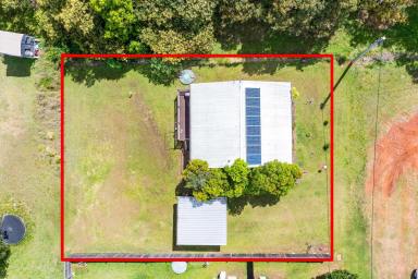 House For Sale - QLD - Russell Island - 4184 - Lowset Cottage - Big Block - Sought After Location  (Image 2)