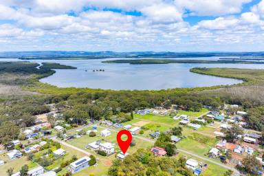 House For Sale - QLD - Russell Island - 4184 - Lowset Cottage - Big Block - Sought After Location  (Image 2)