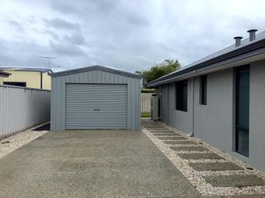House For Lease - WA - Broadwater - 6280 - BRIGHT AND INVITING  (Image 2)