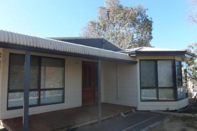 House For Lease - WA - Ravensthorpe - 6346 - 3 x 2 Modern Home - Partly Furnished  (Image 2)