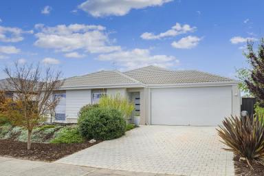 House For Sale - WA - Cowaramup - 6284 - LIGHT, BRIGHT & BEAUTIFULLY PRESENTED  (Image 2)