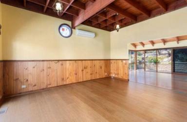House For Lease - VIC - Flora Hill - 3550 - Unique character home nestled in nature (Image 2)
