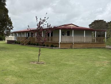 House For Lease - VIC - Woorndoo - 3272 - Your Country Escape Awaits  (Image 2)