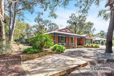 House For Sale - WA - Wellard - 6170 - A SPRAWLING SANCTUARY IN HOMESTEAD RIDGE  (Image 2)