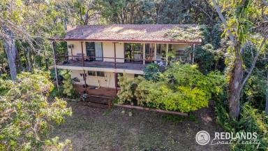 House For Sale - QLD - Lamb Island - 4184 - RARE 11.6 ACRE WATERFRONT LANDHOLDING – SPACE, PRIVACY & POSSIBILITY (Image 2)
