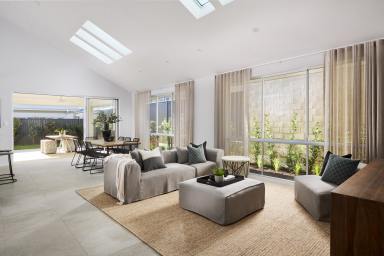 House For Sale - WA - Jindalee - 6036 - Stunning Plunkett Ex Display Home (Image 2)