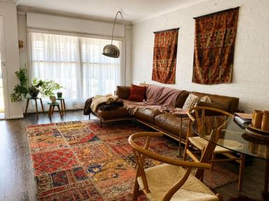 Unit For Sale - VIC - Rye - 3941 - Renovated Coastal Retreat Directly Opposite Rye Beach (Image 2)