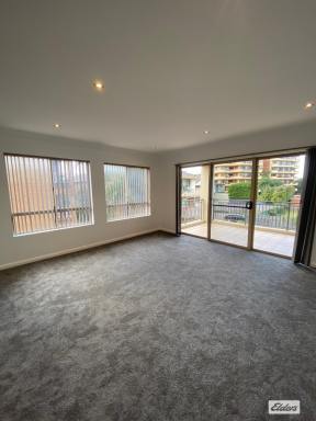 Unit For Lease - NSW - Wollongong - 2500 - Recently Renovated 2 Bedroom CBD Unit  (Image 2)