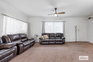House For Sale - VIC - Stawell - 3380 - Central Convenience with Flexible Living  (Image 2)