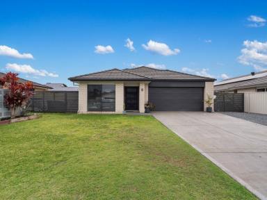 House For Sale - NSW - Old Bar - 2430 - A Modern Home With All The Extras  (Image 2)