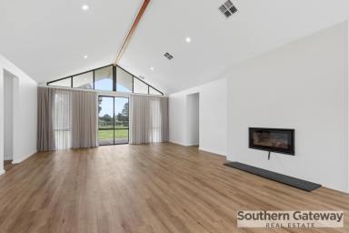 House For Lease - WA - Serpentine - 6125 - SPACIOUS FAMILY HOME IN SERPENTINE!  (Image 2)