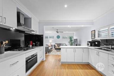 House For Sale - VIC - Somerville - 3912 - Effortless Living, Exceptional Entertaining (Image 2)