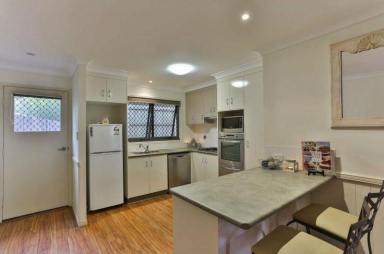 Unit For Lease - QLD - Wilsonton - 4350 - Modern Townhouse in Secure Complex  (Image 2)