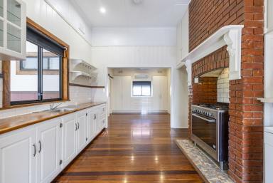 House For Sale - NSW - Grafton - 2460 - FEDERATION CHARM, SELF CONTAINED WING & 2,000SQMS  (Image 2)