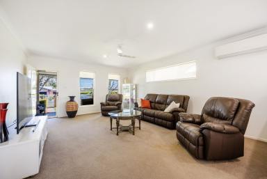 Unit For Sale - NSW - Grafton - 2460 - LOW SET, NEAT AS A PIN, ONE OF GRAFTONS BEST ADDRESSES  (Image 2)