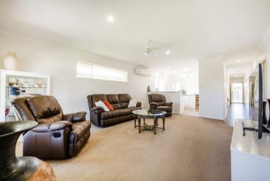 Unit For Sale - NSW - Grafton - 2460 - LOW SET, NEAT AS A PIN, ONE OF GRAFTONS BEST ADDRESSES  (Image 2)