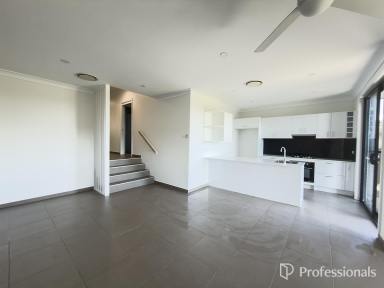 Duplex/Semi-detached For Lease - NSW - Tamworth - 2340 - NEW Modern Executive 3 Bedroom Home for Lease (Image 2)