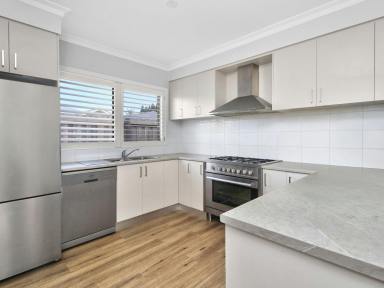 House For Sale - VIC - East Bairnsdale - 3875 - MODERN, STYLISH & LOW-MAINTENANCE LIVING  (Image 2)