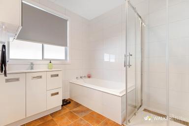 House For Sale - VIC - Kyabram - 3620 - SOLID LOW MAINTENANCE LIVING!  (Image 2)