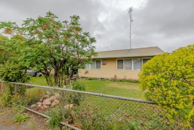 House For Sale - VIC - Ouyen - 3490 - Convience at your doorstep!  (Image 2)