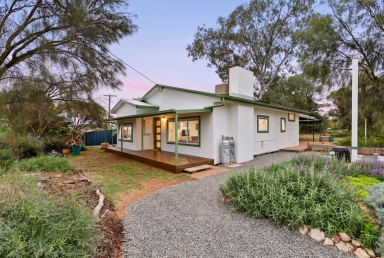 House For Sale - VIC - Irymple - 3498 - A Quaint Irymple Lifestyle with Space to Breathe (Image 2)