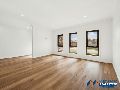 House For Sale - VIC - Myrtleford - 3737 - Quality Living in Moore Street  (Image 2)