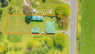 Lifestyle For Sale - VIC - Barwidgee - 3737 - Property Full of Potential in a Fantastic Location  (Image 2)