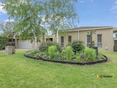 House For Sale - VIC - Echuca - 3564 - A home designed for every stage of life  (Image 2)