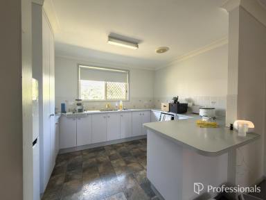 Unit For Lease - NSW - Oxley Vale - 2340 - 2 Bedroom Unit  (Image 2)