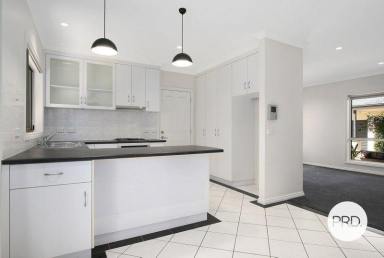 House For Lease - NSW - West Albury - 2640 - COMFORTABLE THREE BEDROOM HOME!  (Image 2)