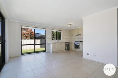 House For Sale - NSW - Lavington - 2641 - GENEROUS PROPORTIONS, CONVENIENT LOCATION  (Image 2)