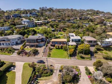 House For Sale - VIC - Mount Martha - 3934 - Breathtaking Bay Views, Endless Possibilities  (Image 2)