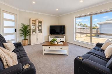 Unit For Sale - TAS - Somerset - 7322 - Coastal charm (Image 2)