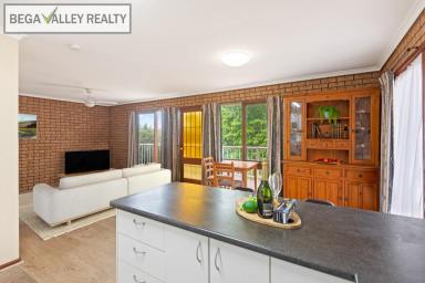 Unit For Sale - NSW - Merimbula - 2548 - BRILLIANT LOCATION, GREAT INVESTMENT  (Image 2)