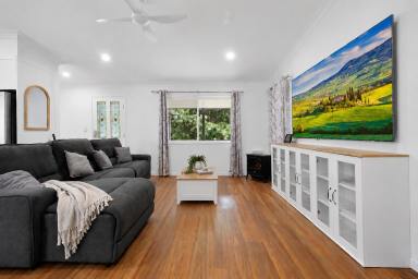 House For Sale - QLD - Macleay Island - 4184 - Beautifully Designed, Near New & Ready for You to Enjoy  (Image 2)