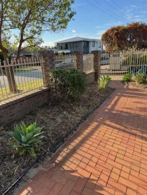 House For Sale - WA - Riverton - 6148 - Large 6 x 3 House in Rossmoyne Senior High School Zone  (Image 2)