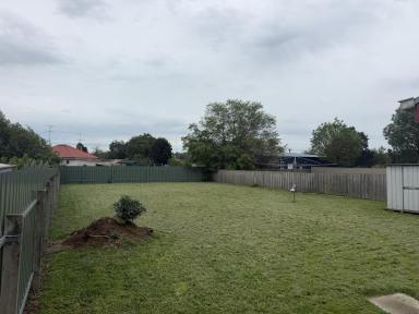 House For Sale - VIC - Hamilton - 3300 - Welcoming 3 bedroom home  (Image 2)