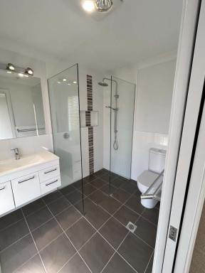 House For Lease - NSW - Tamworth - 2340 - Large Family Home "The Meadows" (Image 2)