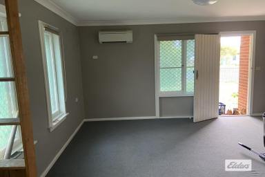 House For Lease - NSW - Taree - 2430 - 3 Bedroom Brick and Tile Home (Image 2)