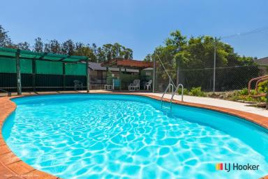 Unit For Sale - NSW - Batemans Bay - 2536 - Ground Floor Unit Conveniently Close to Batemans Bay CBD - Pool and Half Tennis Court !  (Image 2)