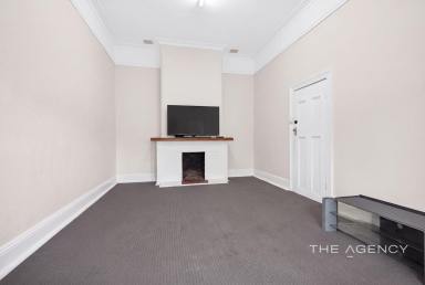 House For Sale - WA - Beachlands - 6530 - Two Homes, Dual Income, One Rare CBD Opportunity (Image 2)