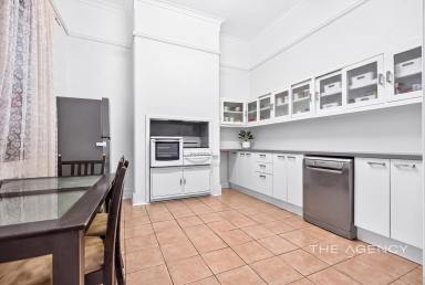 House For Sale - WA - Beachlands - 6530 - Two Homes, Dual Income, One Rare CBD Opportunity (Image 2)