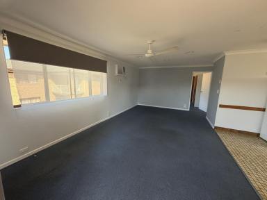 Unit For Lease - NSW - Grafton - 2460 - FOUR BEDROOM UNIT CENTRALLY LOCATED  (Image 2)
