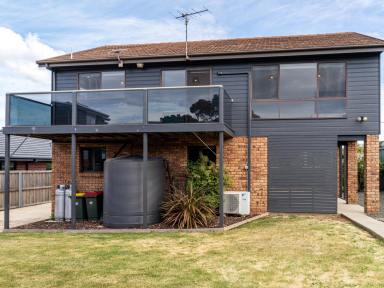 House For Sale - TAS - Swansea - 7190 - Holiday Home, Investment or Forever Escape (Image 2)