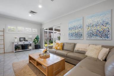 House For Sale - NSW - Berry - 2535 - Poolside Family Living on the Edge of the Village  (Image 2)