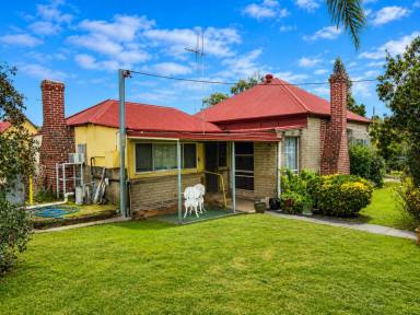 House For Sale - NSW - Geurie - 2818 - Rare Highway Frontage Opportunity Three Titles on Approx. 6,052m²  (Image 2)